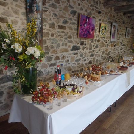 Logis Hotel Restaurant Le Commerce Guichen Экстерьер фото