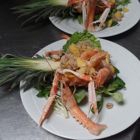 Logis Hotel Restaurant Le Commerce Guichen Экстерьер фото