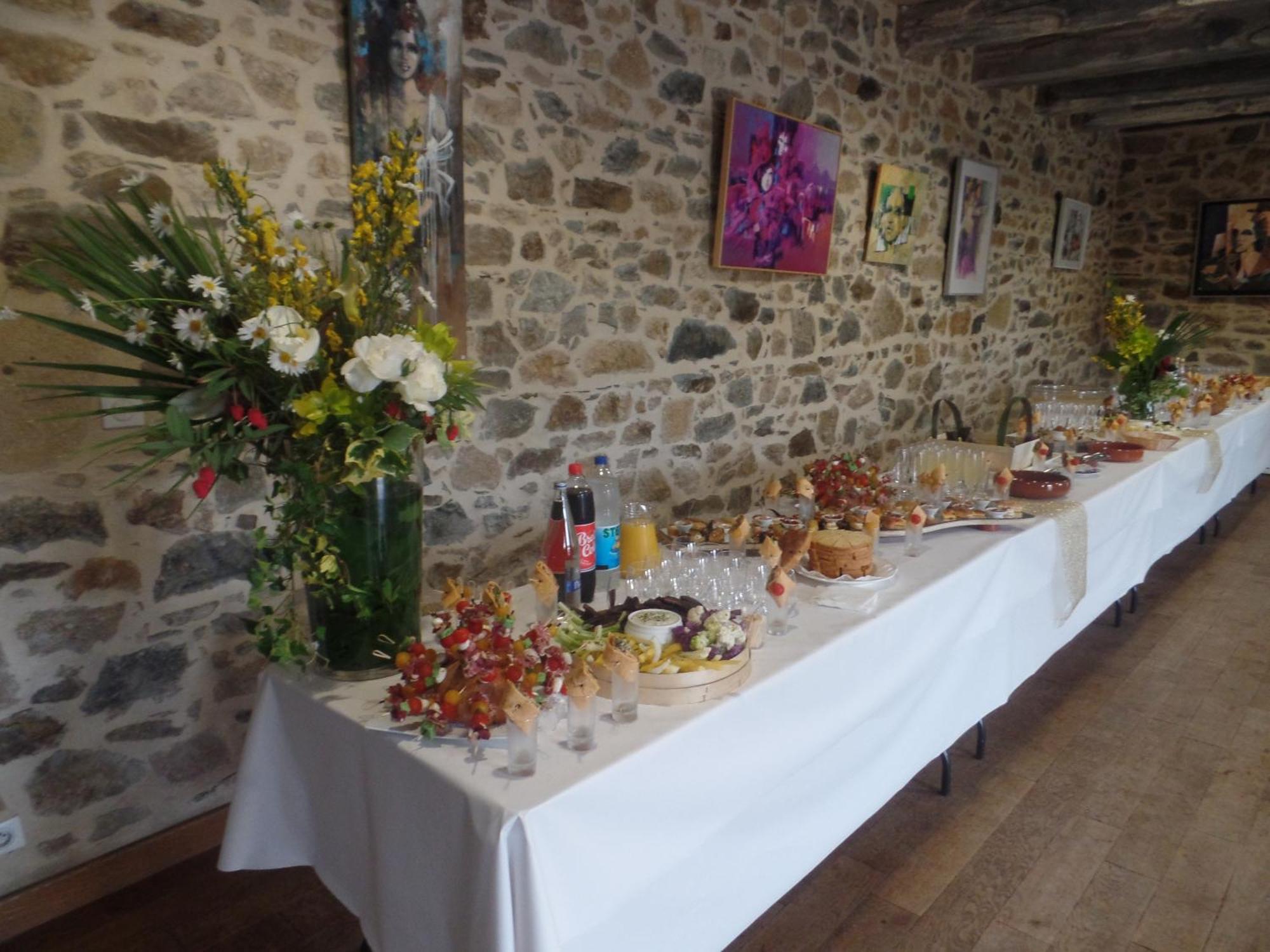 Logis Hotel Restaurant Le Commerce Guichen Экстерьер фото