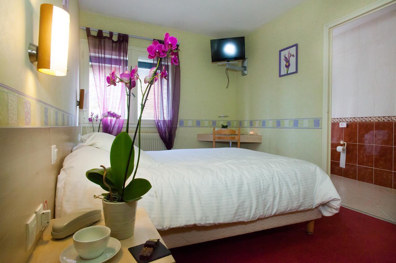 Logis Hotel Restaurant Le Commerce Guichen Экстерьер фото