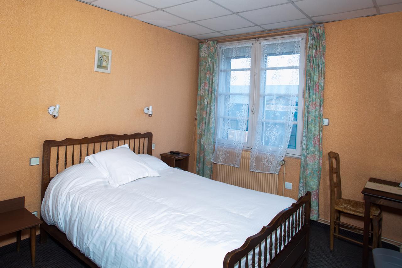 Logis Hotel Restaurant Le Commerce Guichen Экстерьер фото